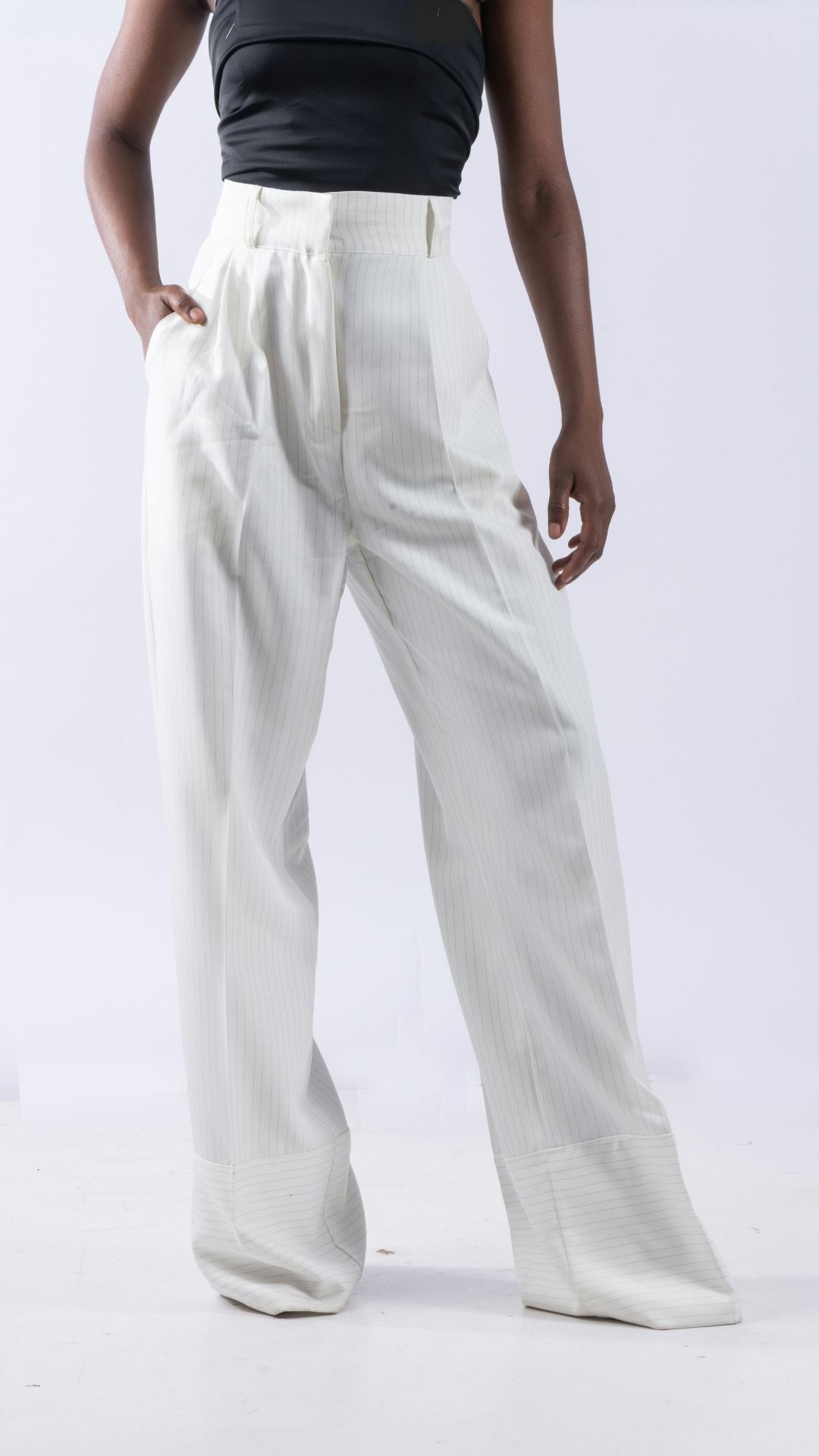 Pantalon blanc cassé rayé