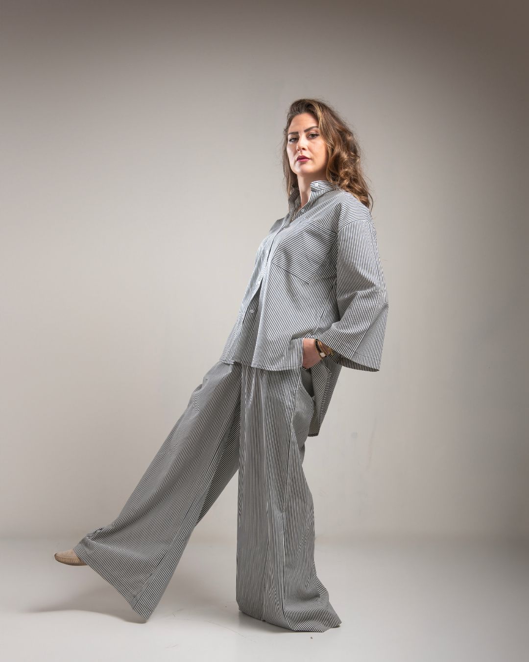 Ensemble rayé pantalon et chemise