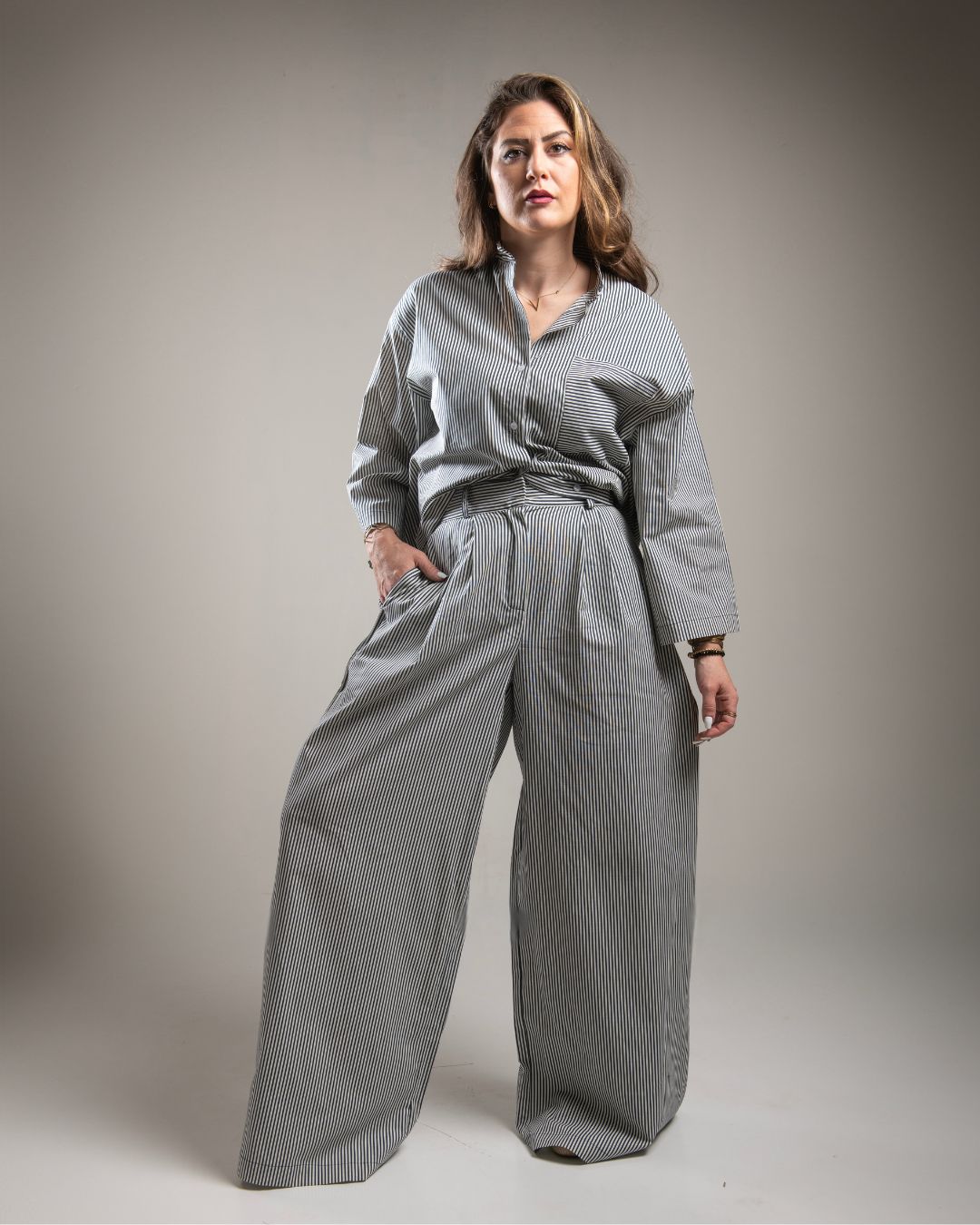 Ensemble rayé pantalon et chemise