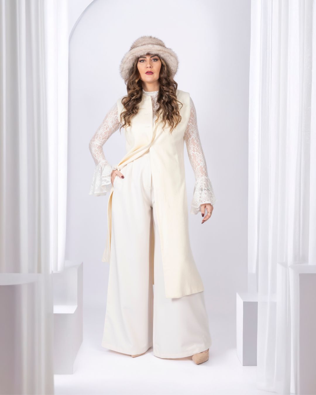 total look 4 pieces: gilet long, pantalon palazzo, pull en dentelle et ceinture
